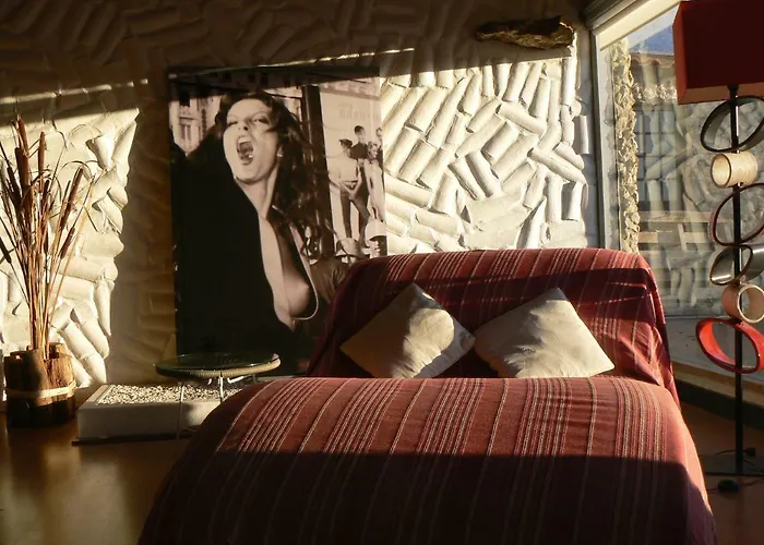 Casa Uldina Бомбаррал